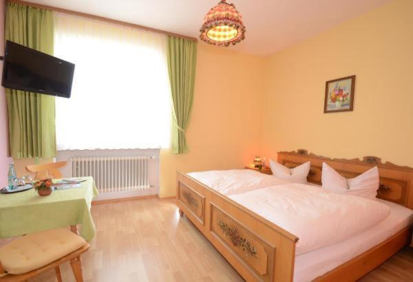 Gasthof Zur Post Hotel Und Parkplatz Фоэнштраус Экстерьер фото